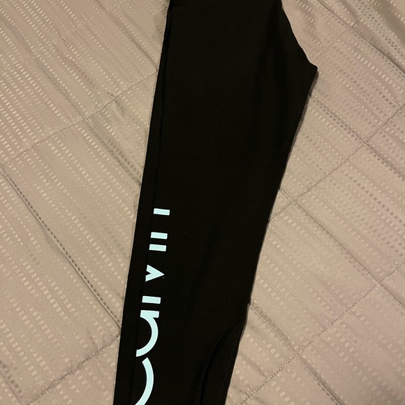 Ladies Calvin Klein Performance Stretch Size M Capri Work Out Leggings Black - Picture 2 of 8